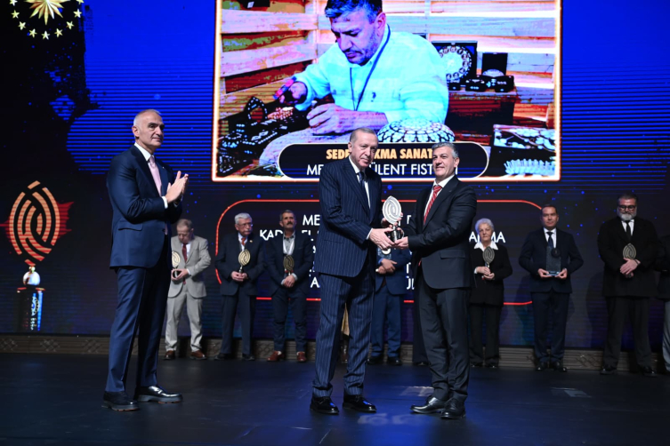 Kültür ve Turizm Bakanlığı Özel Ödülleri ve Yaşayan Hazineler Ödülleri sahiplerini buldu